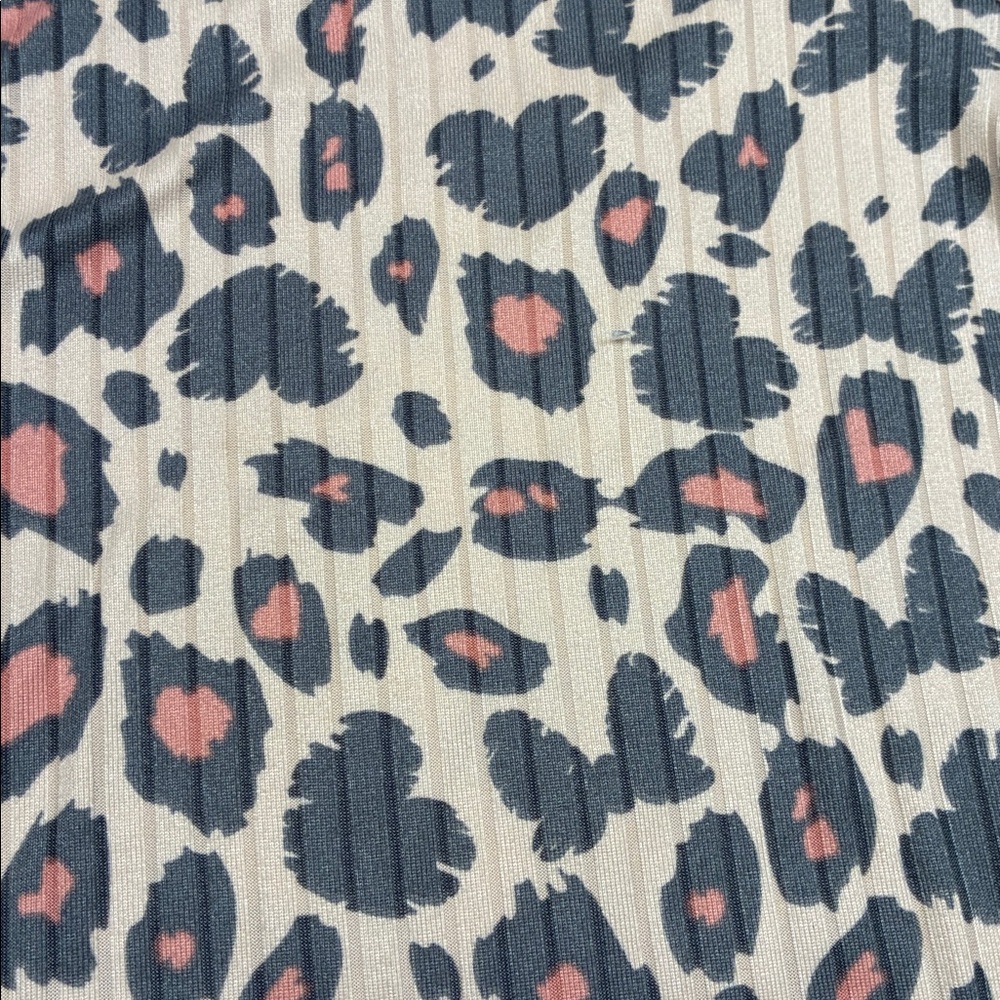 Disney Minnie Tan Beige and Black Patterned Bow Animal Print Top 4/5 - Picture 4 of 5